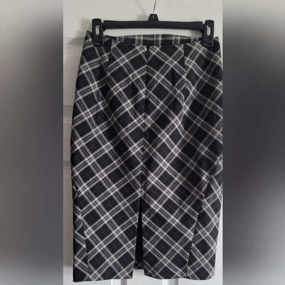 Express Pencil Skirt - Picture 6 of 10